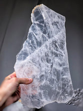 將圖片載入圖庫檢視器 Clear Quartz Slab - 1.11kg #49