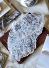 Cargar imagen en el visor de la galería, Large Clear Quartz Slab / Platter - 2.4kg #418