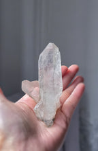 Load image into Gallery viewer, Green Chlorite Himalayan Quartz Point / Cluster - small 120g #548