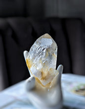 Cargar imagen en el visor de la galería, Golden Healer Quartz Point - 100g #2