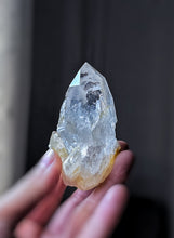 Cargar imagen en el visor de la galería, Golden Healer Quartz Point - 100g #2
