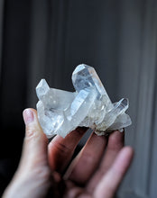 Charger l'image dans la galerie, Himalayan Quartz Cluster - small 81g #564