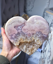 Cargar imagen en el visor de la galería, Large Pink Amethyst Heart on Clear Stand - Half Raw Half Polished 2.5kg #15