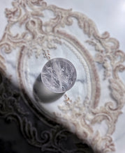 Lade das Bild in den Galerie-Viewer, Clear Quartz Sphere - 323g #143