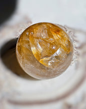 Lade das Bild in den Galerie-Viewer, High Grade Golden Healer Quartz Sphere - Large 1.25kg #28