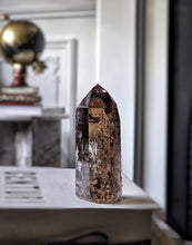 Lade das Bild in den Galerie-Viewer, High Grade Smoky Quartz Tower - small 171g #374
