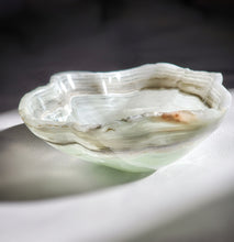 이미지를 갤러리 뷰어에 로드 , Mexican Green Onyx Bowl -1.37kg #154