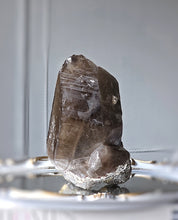 이미지를 갤러리 뷰어에 로드 , Smoky Citrine Quartz with Garnet Inclusion - 2.08kg #300