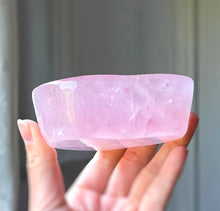 이미지를 갤러리 뷰어에 로드 , Rose Quartz Heart Bowl - 320g #393