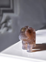 画像をギャラリービューアに読み込む, Brown Flower Agate Geode Elephant - small 148g #424