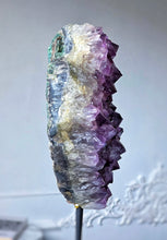 Cargar imagen en el visor de la galería, Large Amethyst Cluster on Black Stand - 5.1kg #138