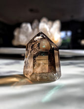Lade das Bild in den Galerie-Viewer, Smoky Quartz Tower - small 137g #12