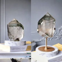 이미지를 갤러리 뷰어에 로드 , Garden Quartz / Lodolite Green Phantom Freeform on Gold Stand - 1.23kg #178