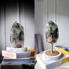 이미지를 갤러리 뷰어에 로드 , Garden Quartz / Lodolite Freeform on Gold Stand - 1.5kg #175