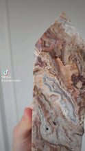 비디오를 갤러리 뷰어 Mexican Crazy Lace Agate Tower - 1kg #30에 로드 및 재생