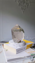 비디오를 갤러리 뷰어 Garden Quartz / Lodolite Green Phantom Freeform on Gold Stand - 1.23kg #178에 로드 및 재생