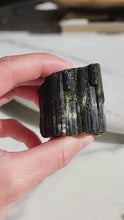 비디오를 갤러리 뷰어 Green Tourmaline Cluster / Raw Stone - 81g #108에 로드 및 재생