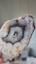 비디오를 갤러리 뷰어 Argentina Agate Slice - small #82에 로드 및 재생