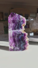 비디오를 갤러리 뷰어 Rainbow Fluorite Tower - Half Raw Half Polished - 573g #286에 로드 및 재생