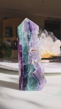 비디오를 갤러리 뷰어 Rainbow Fluorite Tower - Half Raw Half Polished - 877g #287에 로드 및 재생