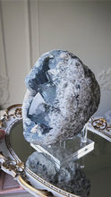 비디오를 갤러리 뷰어 Celestite Geode Cluster / Egg -3.61kg #125에 로드 및 재생