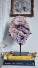 비디오를 갤러리 뷰어 Large Pink Amethyst on Metal Stand - High Grade 6.5kg #150에 로드 및 재생