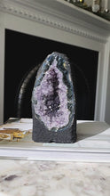 비디오를 갤러리 뷰어 Amethyst Geode / Cave - small 1.07kg #32에 로드 및 재생