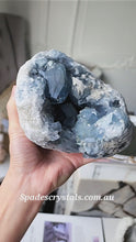 비디오를 갤러리 뷰어 Celestite Geode Cluster - 3kg #123에 로드 및 재생