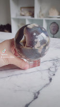 비디오를 갤러리 뷰어 Green Chlorite Flower Agate Sphere - 827g #95에 로드 및 재생