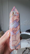 비디오를 갤러리 뷰어 Pink & Blue Flower Agate Tower - 412g #67에 로드 및 재생
