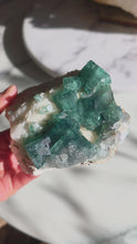 비디오를 갤러리 뷰어 Green Fluorite Cluster - 830g #135에 로드 및 재생