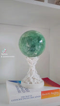 비디오를 갤러리 뷰어 Large Green Fluorite Sphere - 2.59kg #R1에 로드 및 재생