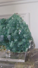 비디오를 갤러리 뷰어 Green Fluorite Cluster - 1.86kg #88에 로드 및 재생