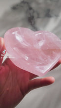 비디오를 갤러리 뷰어 Rose Quartz Heart Bowl - small #103에 로드 및 재생