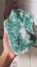 비디오를 갤러리 뷰어 Green Fluorite Cluster - 1.83kg #69에 로드 및 재생