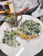 이미지를 갤러리 뷰어에 로드 , Prehnite Chips