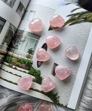 將圖片載入圖庫檢視器 Small Rose Quarz Heart