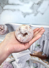 이미지를 갤러리 뷰어에 로드 , Pink Amethyst Flower Sphere - 256g #W4