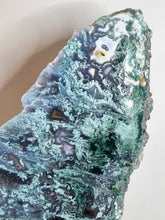 이미지를 갤러리 뷰어에 로드 , Moss Agate Slab on Gold Metal Stand - 3kg #1