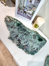 이미지를 갤러리 뷰어에 로드 , Moss Agate Slab on Gold Metal Stand - 3kg #1