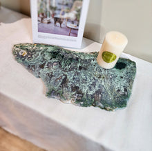 이미지를 갤러리 뷰어에 로드 , Moss Agate Slab on Gold Metal Stand - 3kg #1