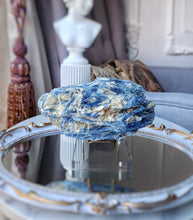 Cargar imagen en el visor de la galería, Blue Kyanite & Matrix - 1.35kg #10