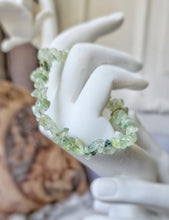 이미지를 갤러리 뷰어에 로드 , Prehnite Chips Bracelet