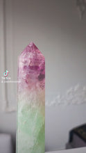 비디오를 갤러리 뷰어 Watermelon Fluorite Tower - 495g #36에 로드 및 재생