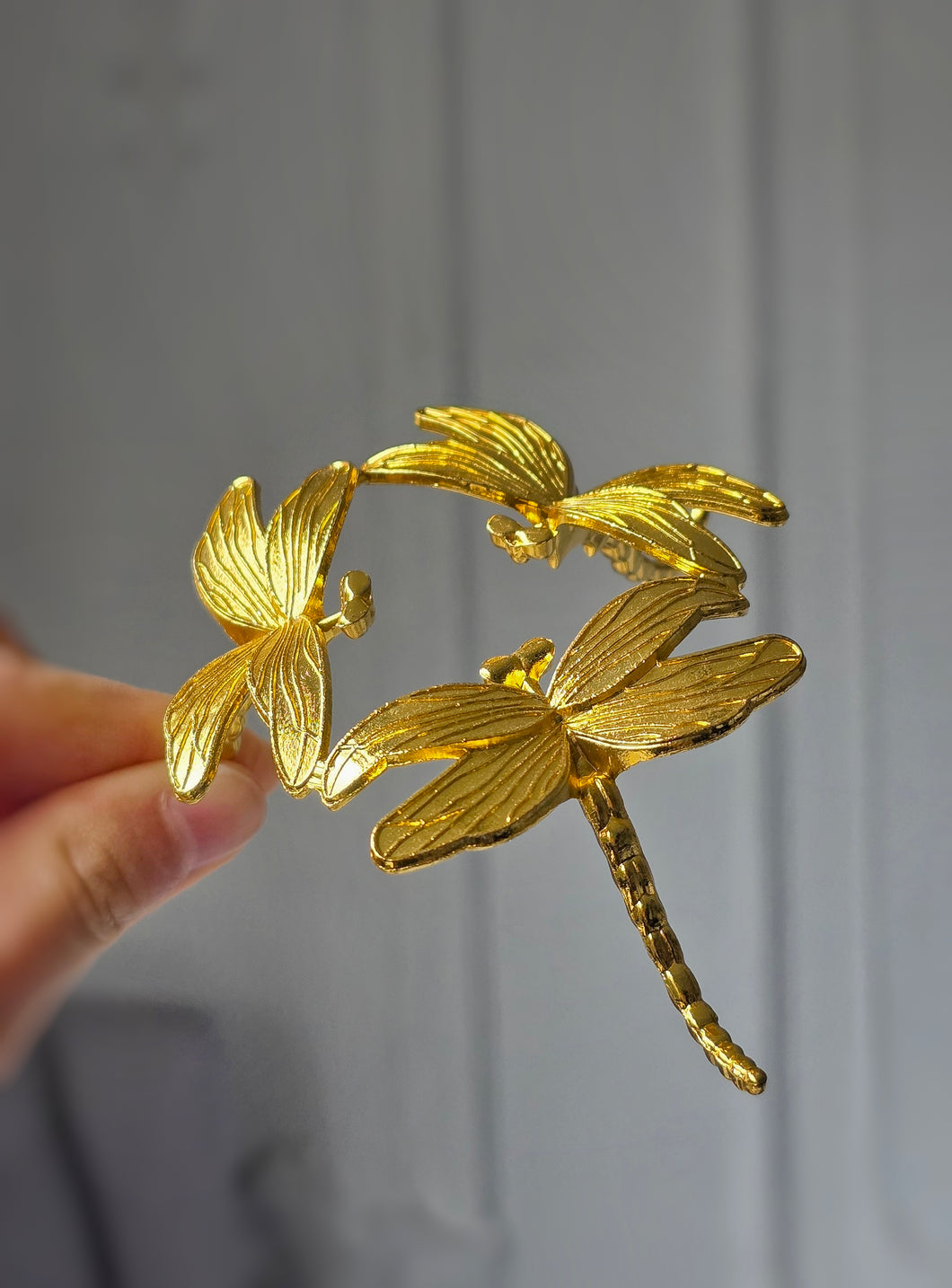Dragonfly Stand - Gold