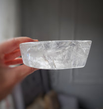 이미지를 갤러리 뷰어에 로드 , Clear Quartz Moon Bowl - small #101
