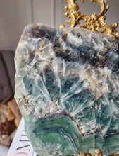 將圖片載入圖庫檢視器 Snowflake Rainbow Fluorite Slab - 1.31kg #1
