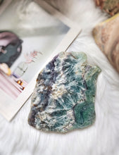 將圖片載入圖庫檢視器 Snowflake Rainbow Fluorite Slab - 1.31kg #1
