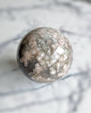 画像をギャラリービューアに読み込む, Green Chlorite Flower Agate Sphere - 827g #95
