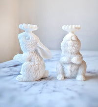 Load image into Gallery viewer, White Rabbit Sphere Stand - Resin
